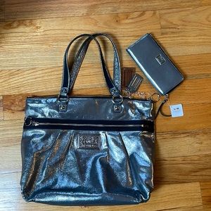 Coach tote shoulder bag with matching wallet